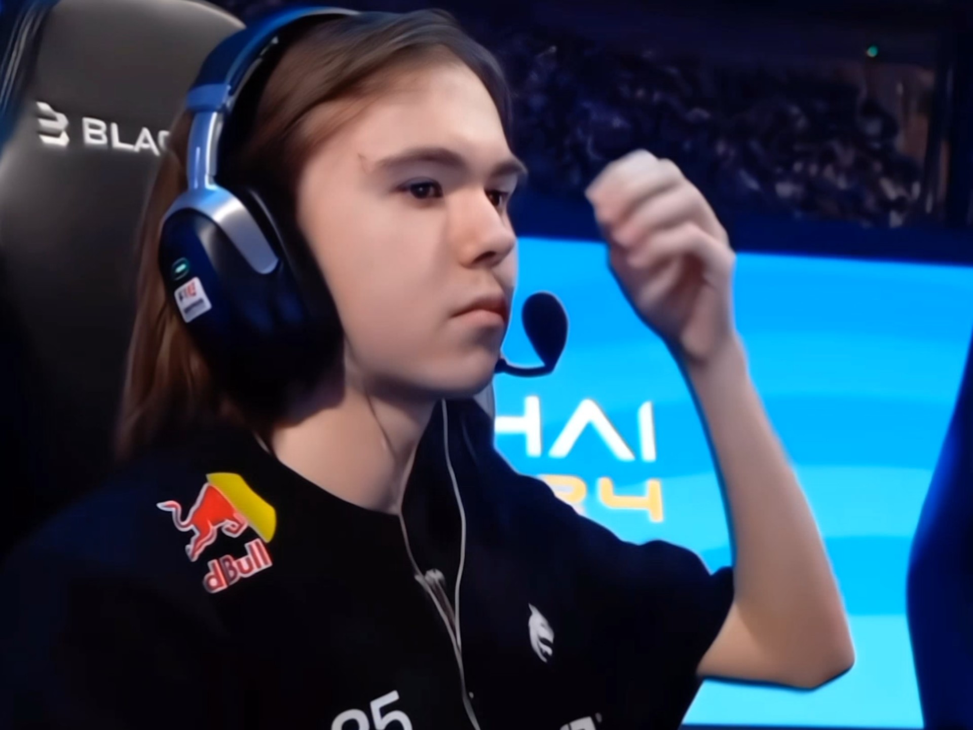 球队通过紧 球队通过紧