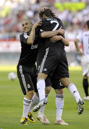 日益激烈的 日益激烈的